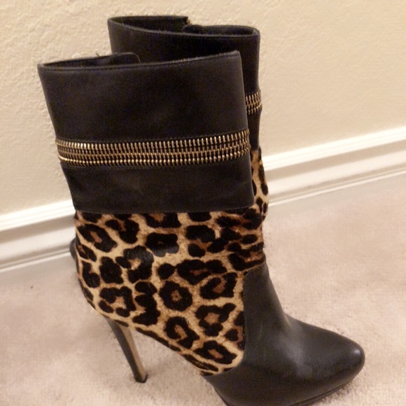 Michael Kors Black and Leopard Boots with Gold Zippers! Stunning & Sexy! - Picture 2 of 6